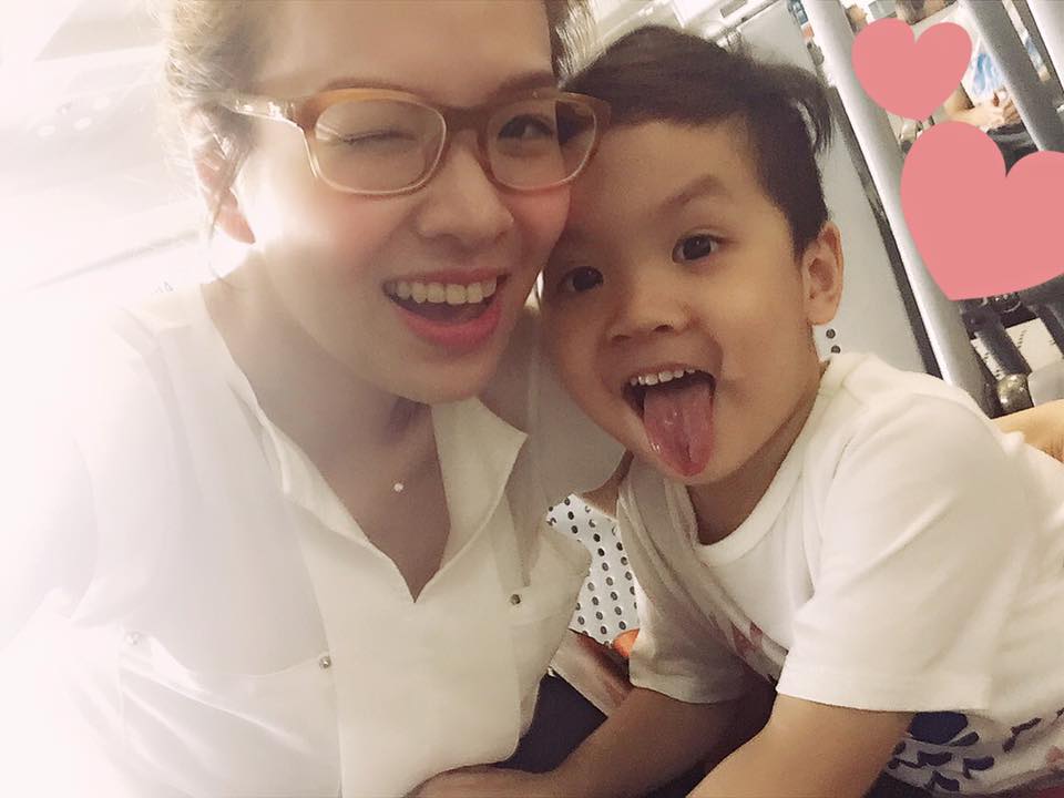 Đan Lê - Khải Anh từng là mối tình đầu của nhau, cả hai yêu nhau từ khi còn học chung trường phổ thông.