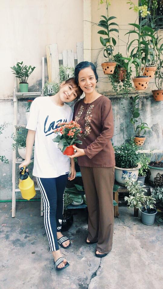 Chi Pu khoe ảnh cùng bà nội 'Chiều Xuân'.