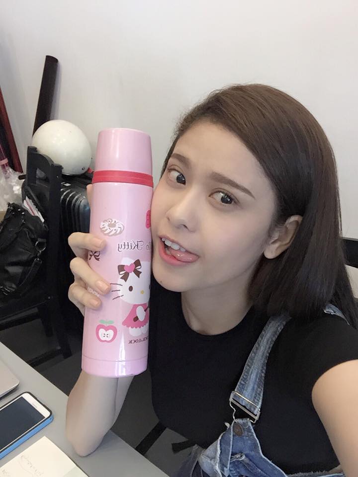 Trương Quỳnh Anh: 'Bệnh mà đc chăm chu đáo vậy,sướng quá ta ơii! Nên cố tươi,ngoan,làm việc giỏi nè'.