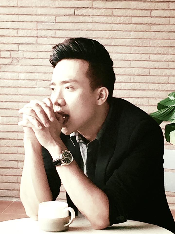 Trấn Thành trầm tư suy nghĩ về tình yêu.
