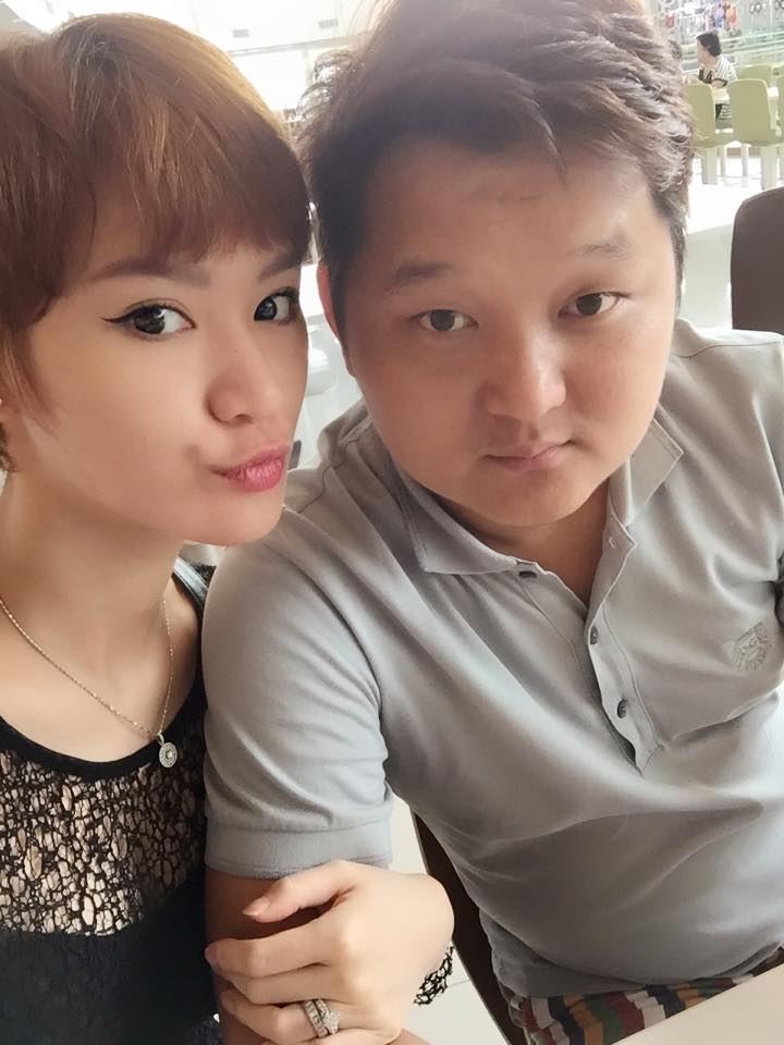 Chồng đại gia của Trà My Idol rất yêu chiều vợ và thương con.