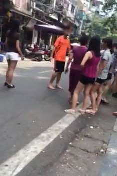 Dụ thiếu nữ vào quán cafe 