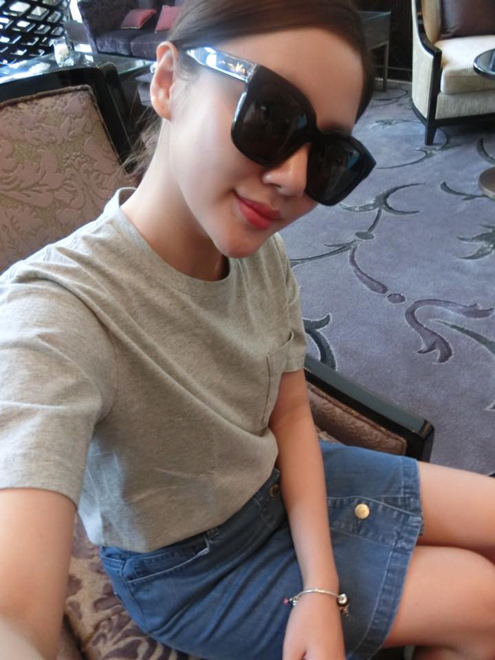 Văn Mai Hương đi du lịch ở Băng Kốc, Thái Lan.