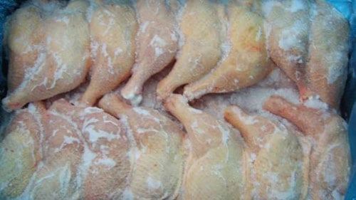 Cảnh báo thịt gà đông lạnh chứa độc tố gây ung thư cao