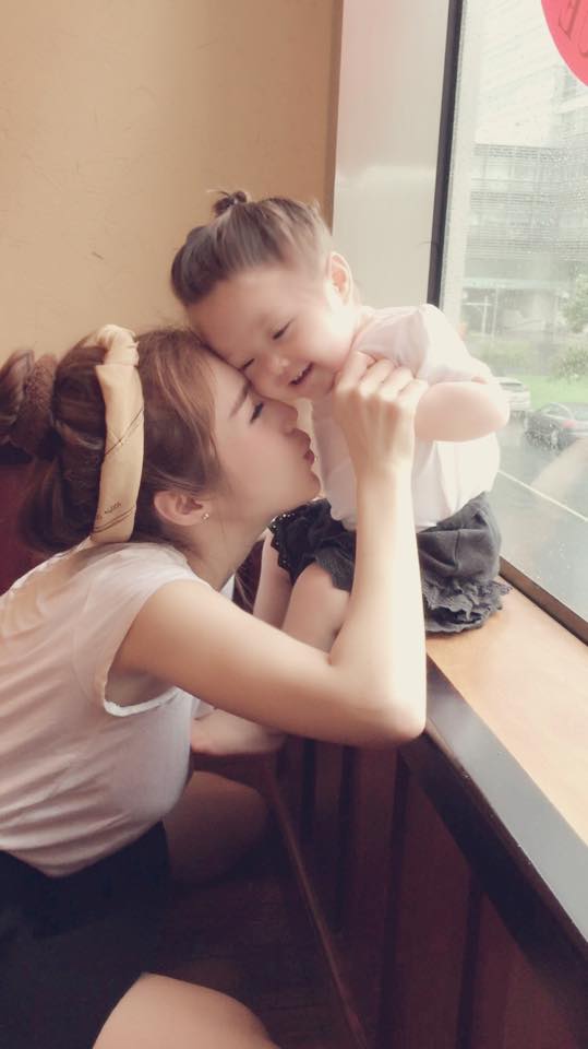 Bé Mộc Trà có những biểu cảm vô cùng đáng yêu.
