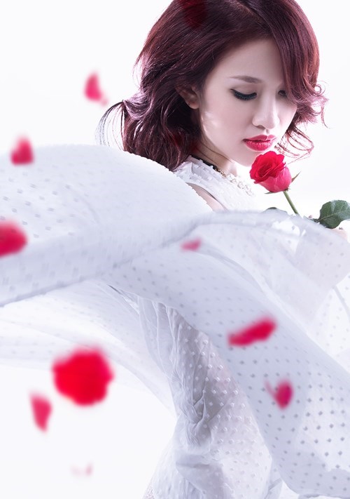 Là một người phụ nữ xinh đẹp, mạnh mẽ và quyết đoán tuy nhiên cô cũng gặp không ít khó khăn sau khi hôn nhân tan vỡ.