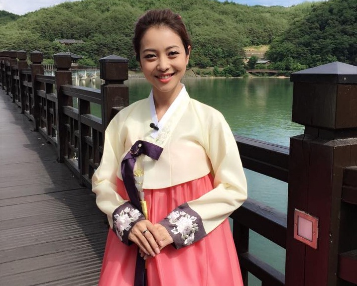 Jennifer Phạm diện Shbet999 com đăng nhập Hanbok xinh tươi như Hoa hậu Hàn