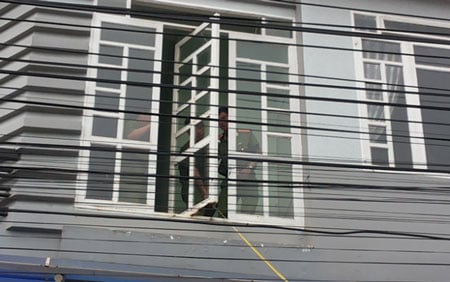 Cha thí sinh thi THPT nguy kịch khi rơi từ tầng hai nhà nghỉ