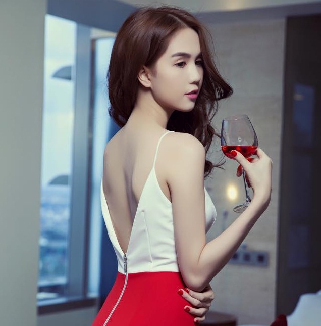 Ngọc Trinh: Phải đứng cùng đẳng cấp với đàn ông có quyền lực