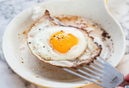 Cách tráng trứng hoàn hảo bạn nên tham khảo