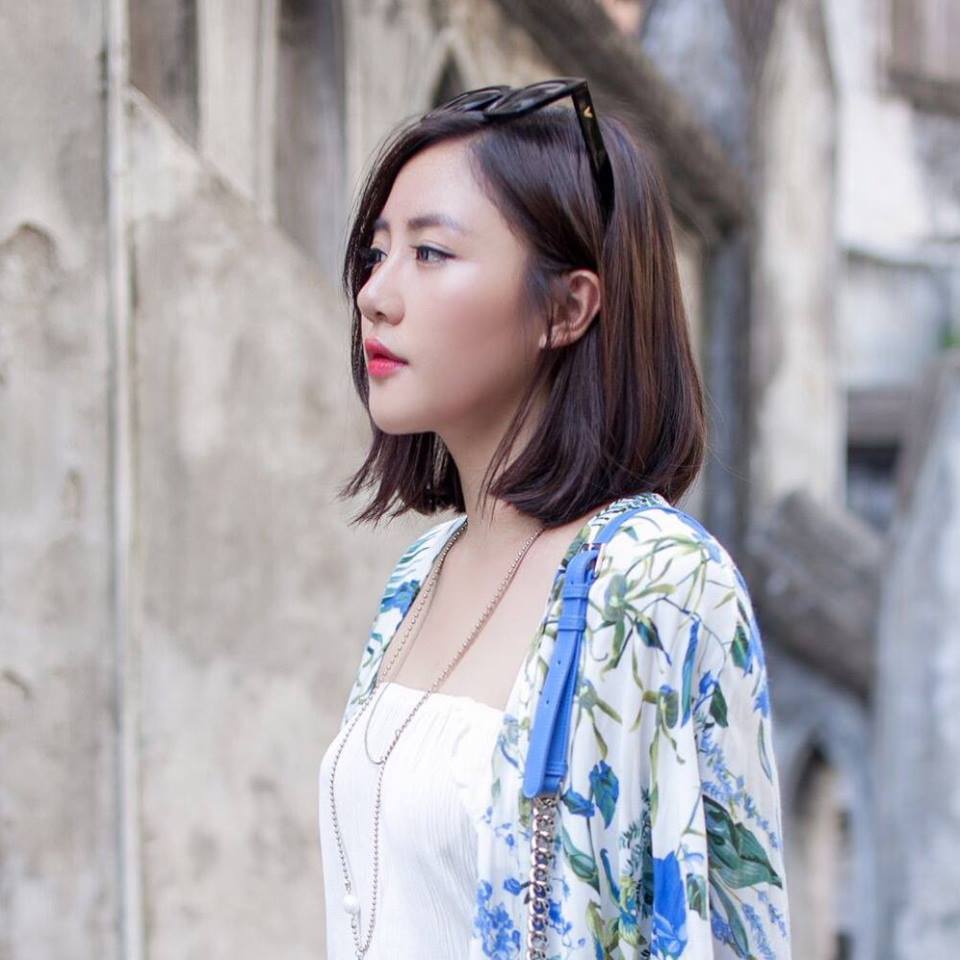Văn Mai Hương thẫn thờ trong bộ ảnh mới.