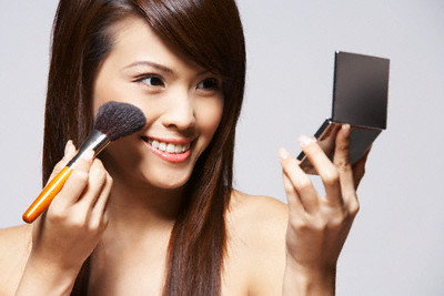 Quy tắc trang điểm bạn không nhất thiết phải tuân theo