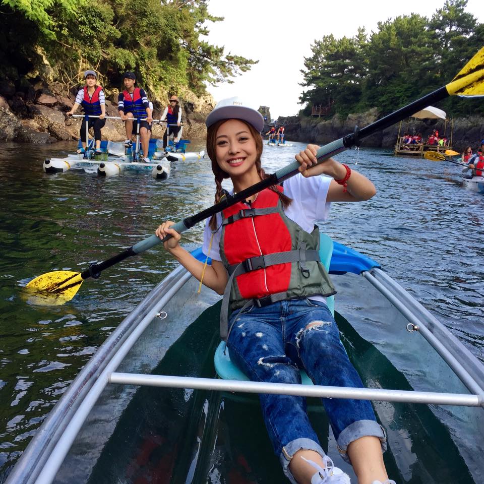 Jennifer khoe đi du lịch và chia sẻ bí quyết dưỡng da.