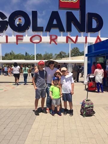Trizzi Phương Trinh vợ cũ Bằng Kiều: 'Hôm nay đưa các con đi Legoland chơi. Lần đầu tiên Kenzi được đến đây nên em vui lắm'.