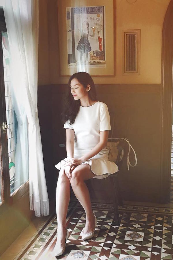 Trúc Diễm thích những lúc thư giãn, ngồi cà phê, dù là đi với chồng cô hay ở một mình.