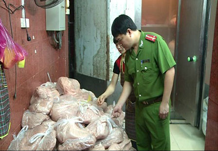 Cơ sở cung cấp nem chua lớn ở Hà Nội tiêu thụ bì lợn thối
