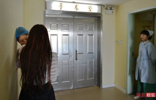 Trước đó cũng có một cô gái tên Kiki làm người mãu ở Trung Quốc cũng công khai ảnh Shbet888 tiền thưởng cực khủng thẩm mỹ ngực.