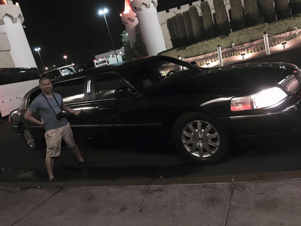 Hải Anh Seven đi du lịch Mỹ với dòng chai sẻ hài hước: 'Đến Las Vegas mà nhớ xe ôm ở nhà, thuê cái xe dài thườn thượt chạy lòng vòng tí. Xe này mà đỗ ở Hàng Đào thì 10 cửa hàng ra đuổi vì chiếm mất chỗ bán hàng'.