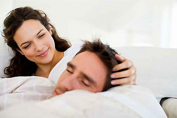 Muối mặt vì bị em chồng bắt gặp đang “mây mưa” với chồng
