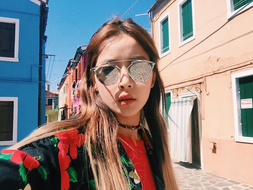 Chi Pu vẫn miệt àm dư lịch ở Châu Âu, trong ảnh cô đang ở Ý.