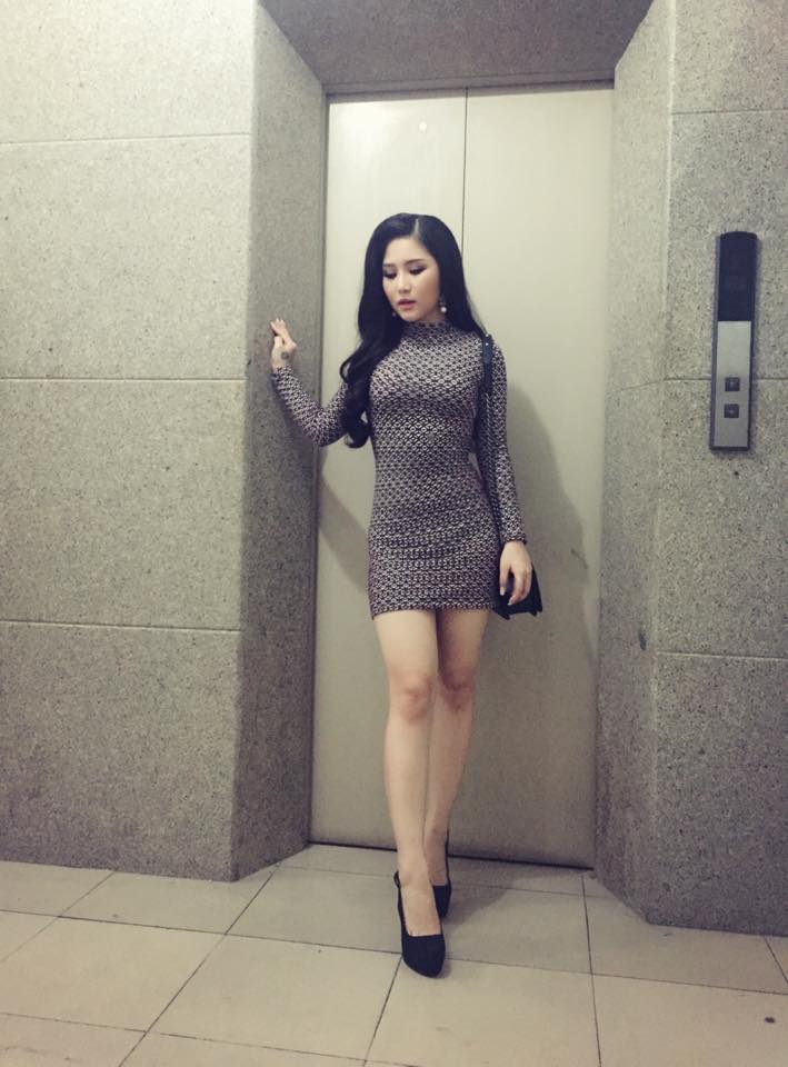 Hương Tràm sexy, gợi cảm.