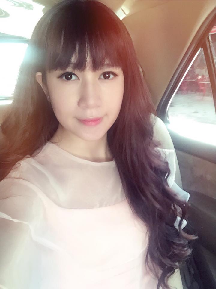 Dù đã trở thành bà mẹ 3 con song Minh Hà - bà xã Lý Hải vẫn rất trẻ trung, xinh đẹp.