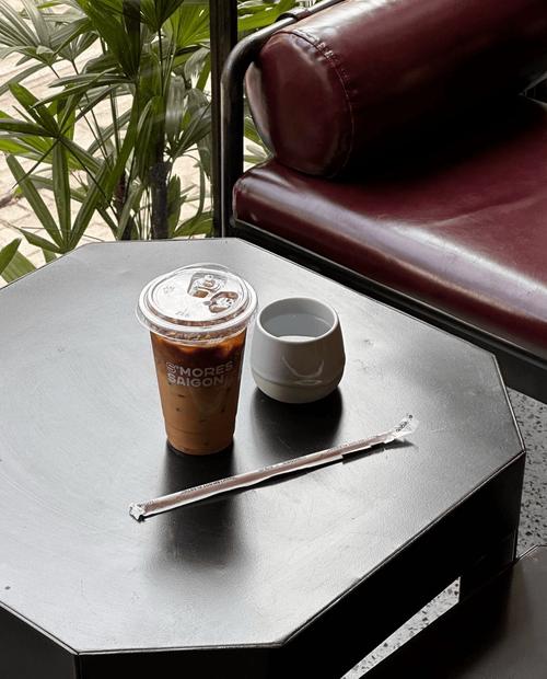Hiện tại, cô đang tập trung vào công việc kinh doanh của mình nên không thường xuyên nhận lời tham gia các sự kiện.