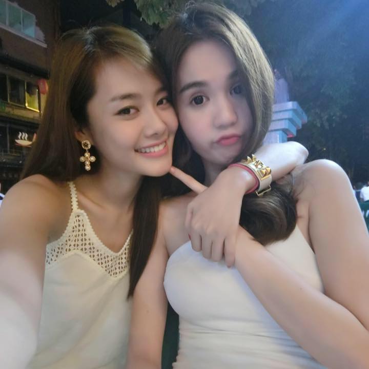 Linh Chi dễ thương, tạo dáng nhắng nhít cùng 'đàn em' .