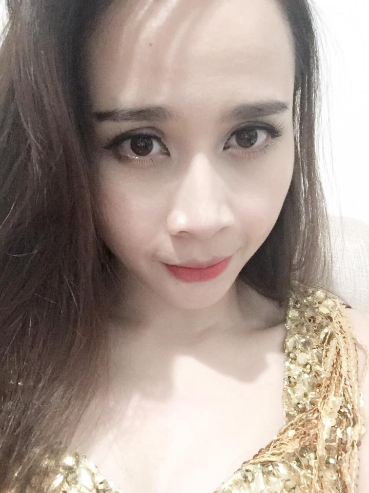 Lưu Hương Giang khoe ảnh cận mặt. Dù đã là bà mẹ một con nhưng giọng ca 'Thu tình yêu' vẫn rất trẻ trung, xinh đẹp.