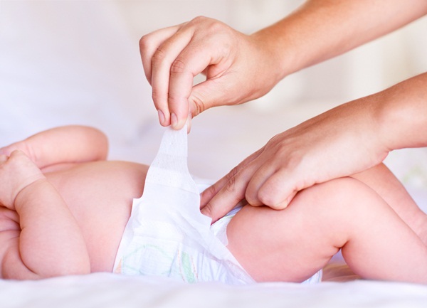 Hướng dẫn mẹ chăm sóc và vệ sinh vùng kín của bé đúng cách