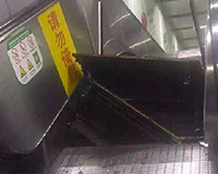 Kinh hoàng: Thang cuốn bật tung, hành khách bỏ chạy toán loạn