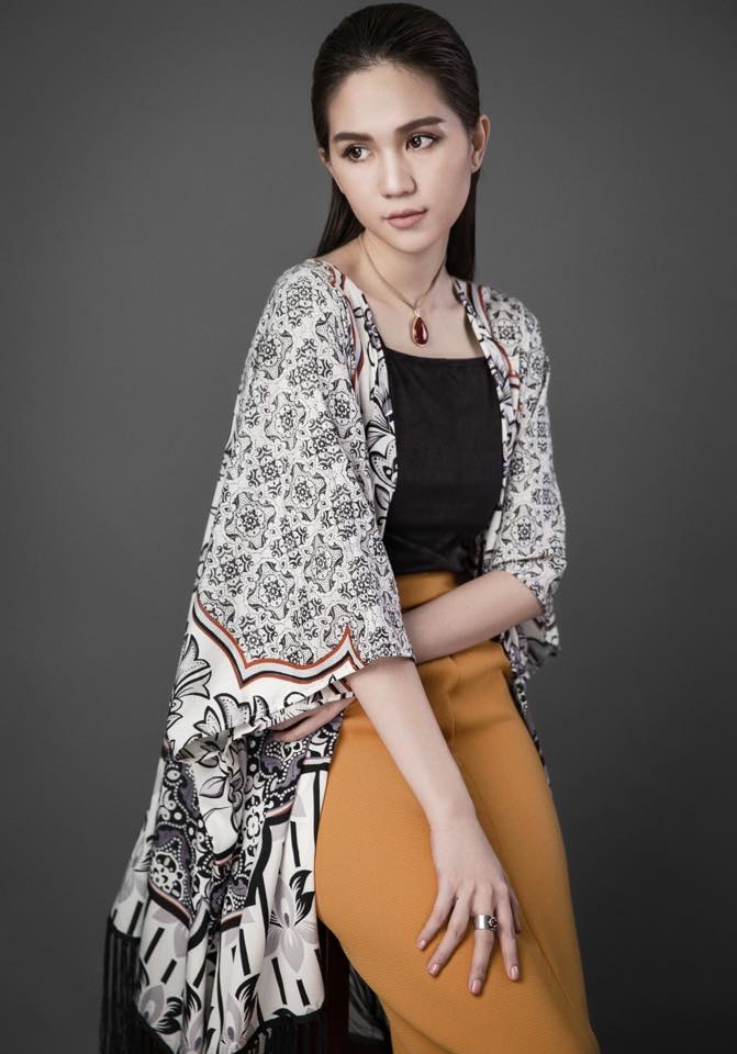 Ngọc Trinh bất ngờ lộ gương mặt già nua, kém gợi cảm.