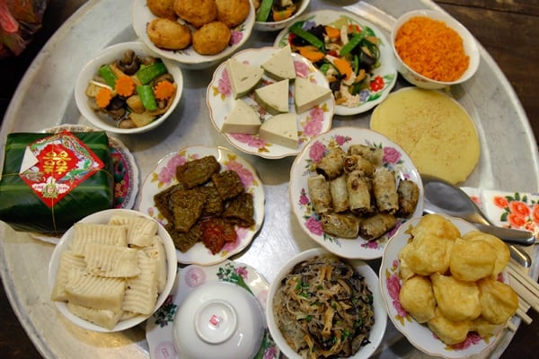 Những mặt hàng “hái ra tiền” trong tháng cô hồn