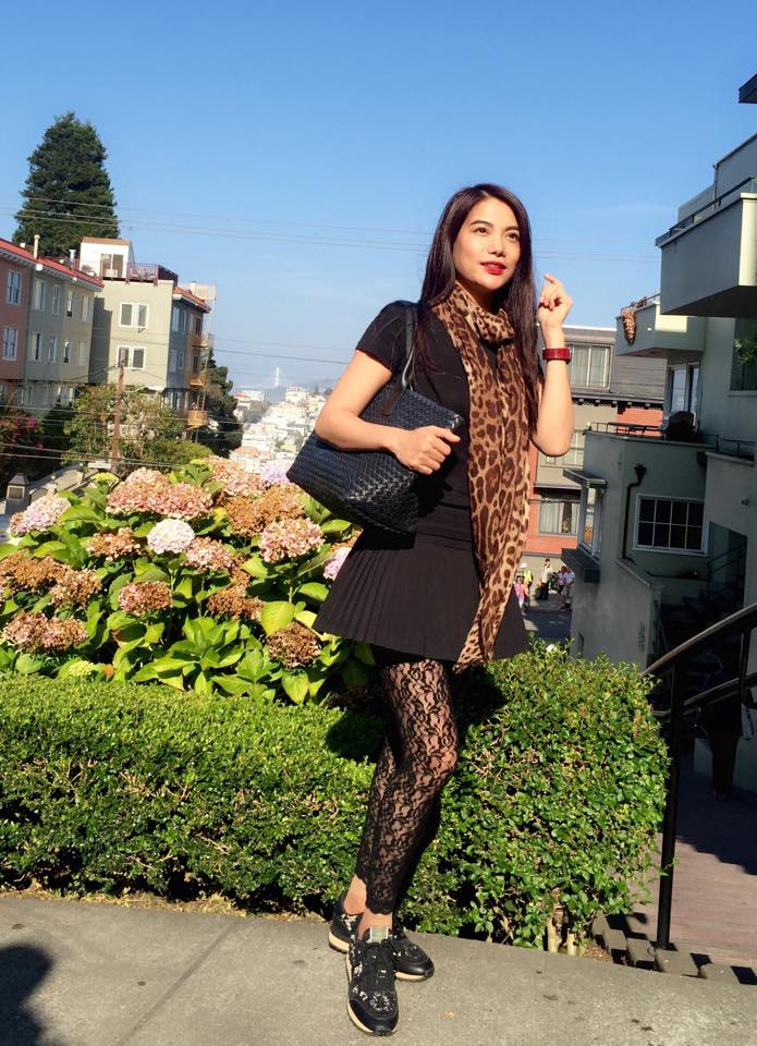 Trương Ngọc Ánh vi vu trời Tây.
