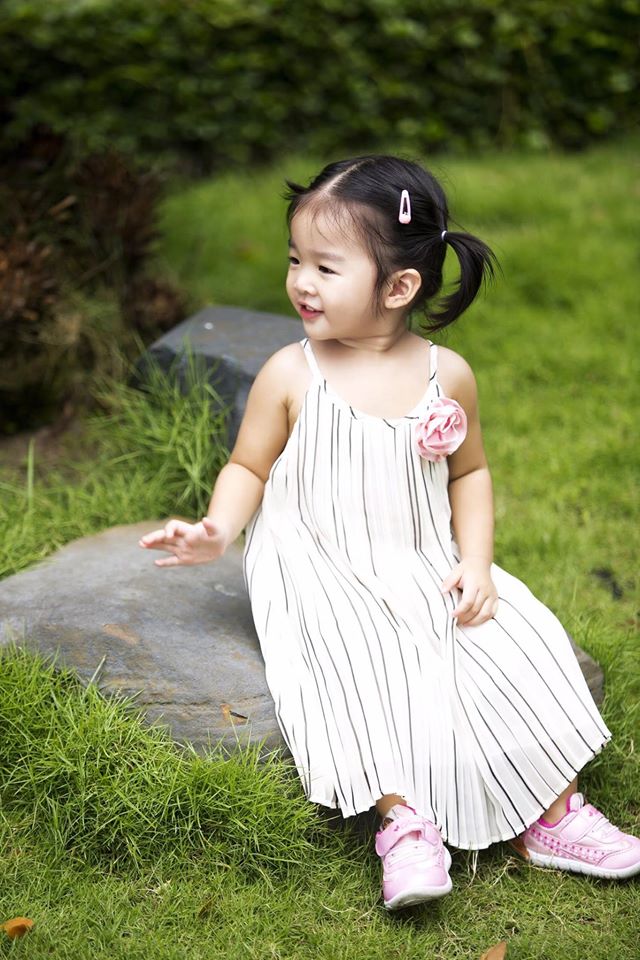 Con gái Xuân Lan xinh đẹp, điệu đà... như mẹ.