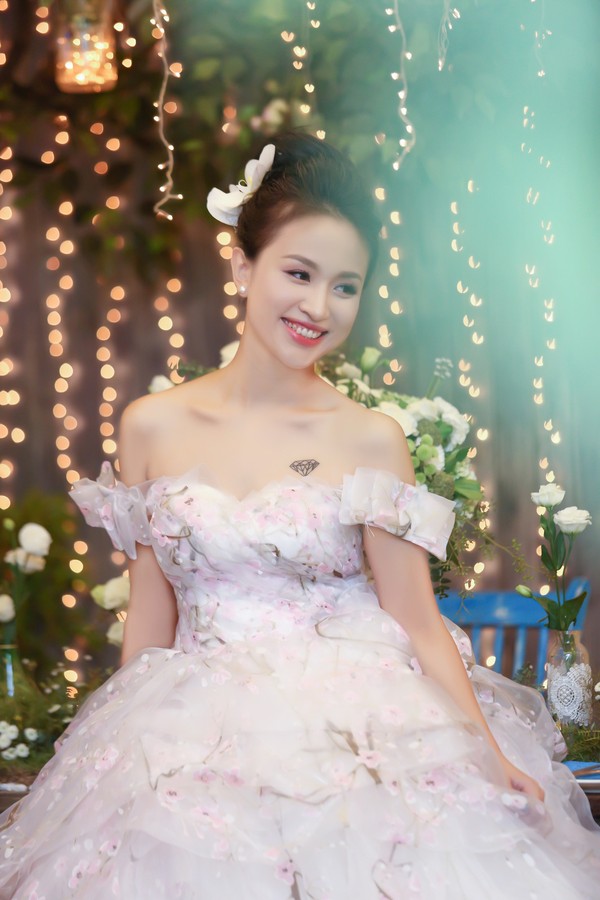 Thanh Vân Hugo làm cô dâu xinh đẹp.