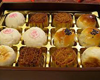 Choáng với hộp bánh trung thu cao cấp có giá bằng 6 tháng lương