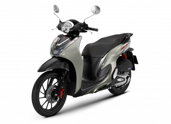 Chất liệu da cũng khá được ưa chuộng trong mùa thời trang năm nay