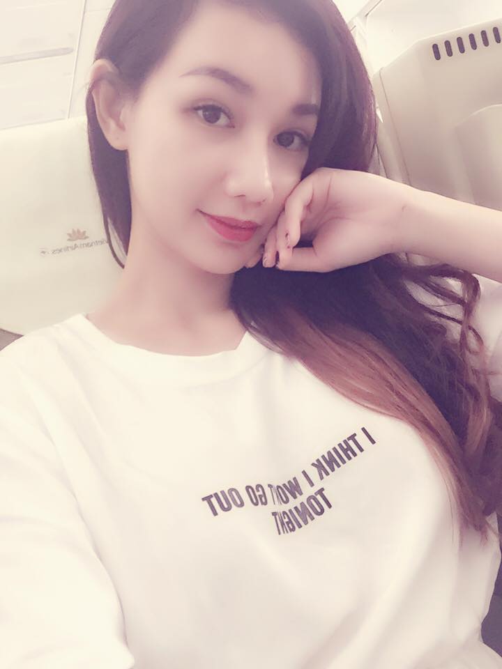 Quỳnh Chi buồn bã.