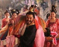 Những ông, bà hoàng với thói quen gây chấn động