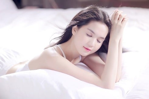 Hình ảnh trái ngược hoàn toàn sau khi có kỹ thuật trang điểm.