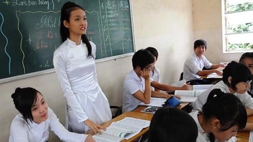 Nước da ngăm đen cùng phần cánh mũi to là khuyết điểm của cô.