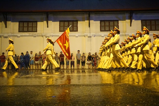 Các nữ sỹ quan Cảnh sát giao thông.