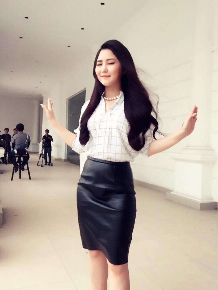Hương Tràm biểu cảm 'khác thường'.