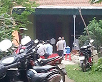 Kinh hoàng: Dùng liềm cắt cổ hàng xóm giữa đêm khuya
