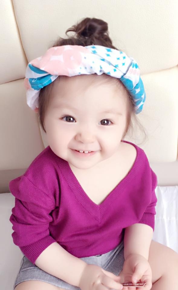 Cô còn đầu tư tủ quần áo và các phụ kiện đa dạng cho con gái cưng làm điệu mỗi ngày.
