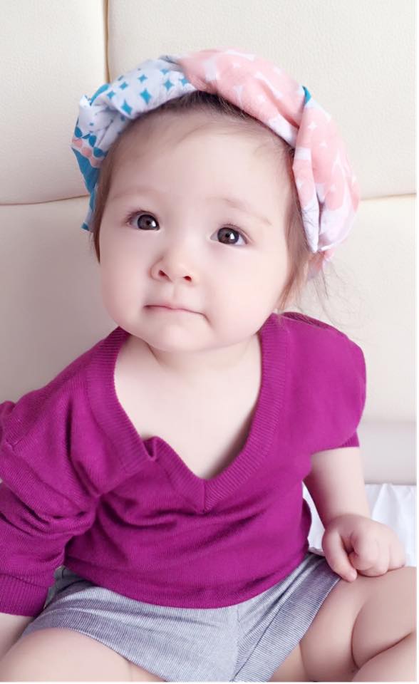 Bé rất hiếu động, đáng yêu.