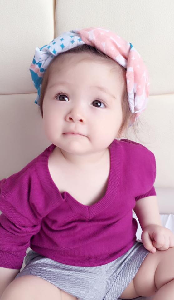Bé Cadie sở hữu nhiều nét đẹp của mẹ.