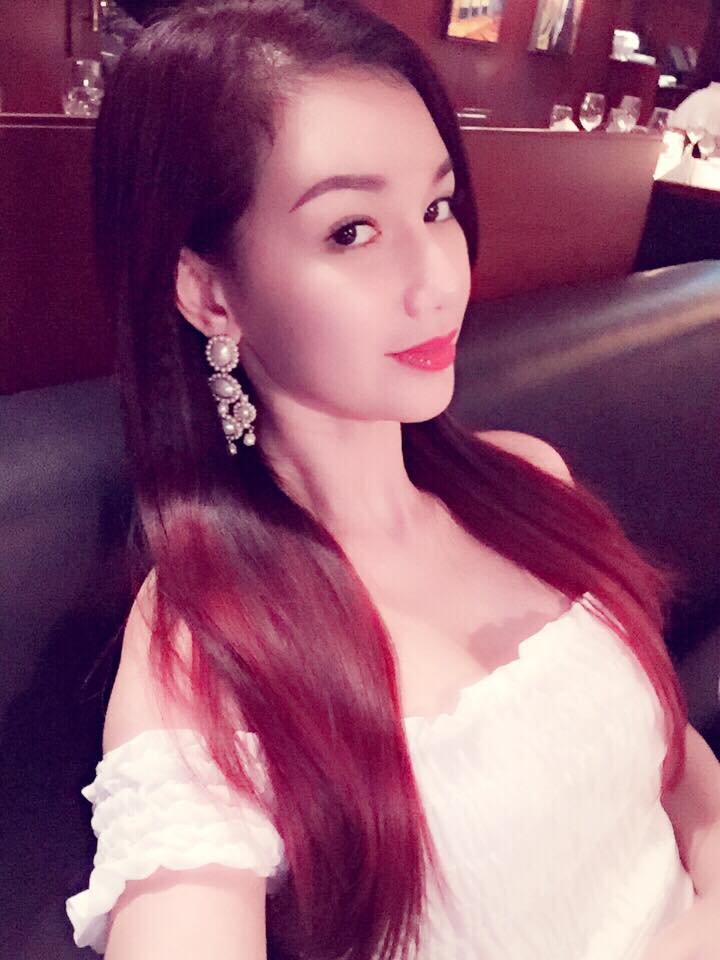Quỳnh Chi hạnh phúc sau khi gặp được con.