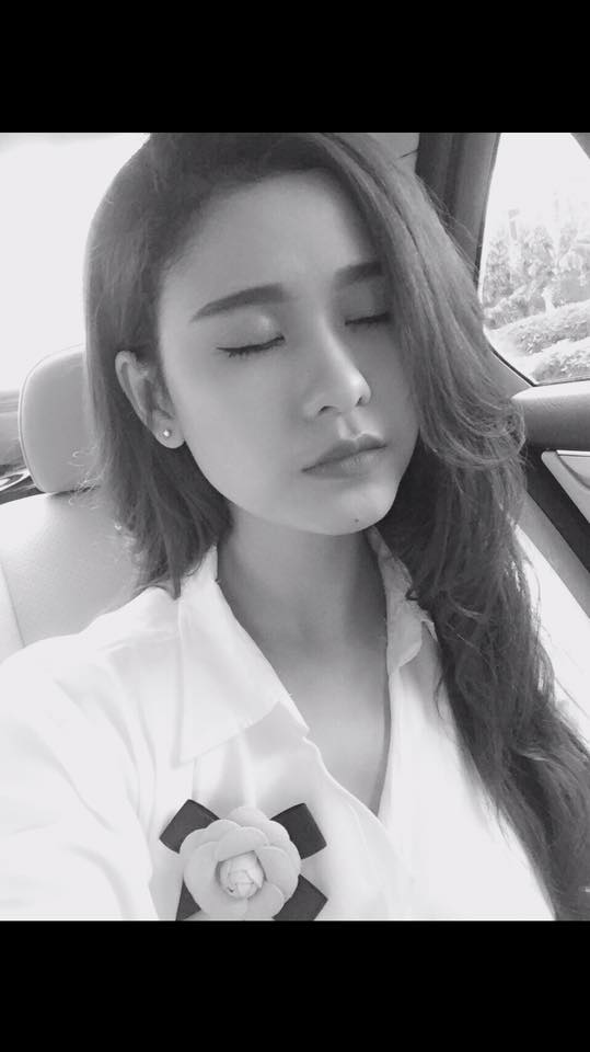 Trương Quỳnh Anh thất thần, kém xinh.